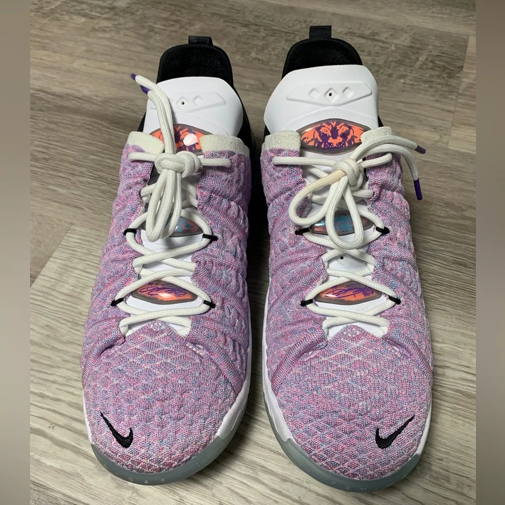 Nike LeBron XVIII 18 GS‎ Graffiti Basketball Shoes Multi CW2760-900 Kids 7Y